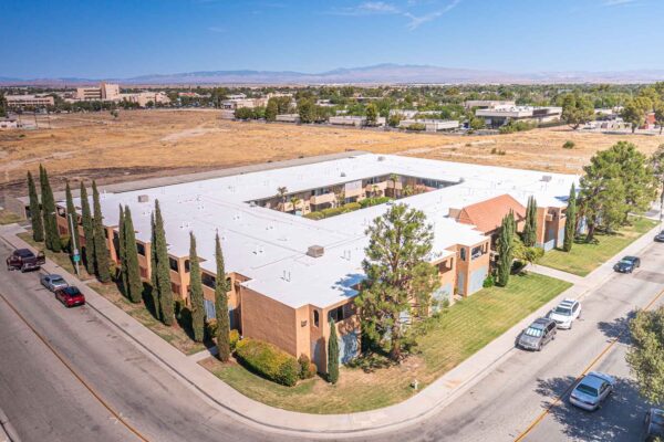 Avant Roofing-44221 Kingtree – Avant Roofing – Acrylic Coating on a Flat Gravel Roof
